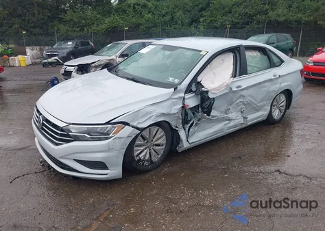 2019 Volkswagen Jetta 1.4T S z USA, uszkodzony, nr VIN 3VWN57BU6KM090042